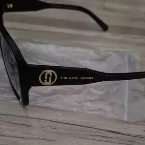 Marc Jacobs | Accessories | Marc Jacobs Black Square  display picture 1